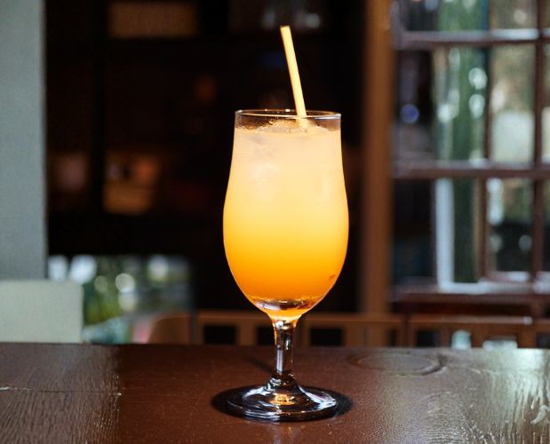 Mocktail PASSE CHATAIGNE Jus de poire, sirop de chatâigne, citron, ginger beer JUST ONE BEER gradignan proche bordeaux - carte des cocktail