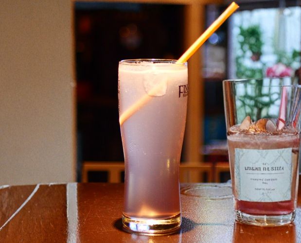 Cocktail VOL POURPRE Sirop de violette, Gin, Citron, pomme JUST ONE BEER gradignan proche bordeaux - carte des cocktail